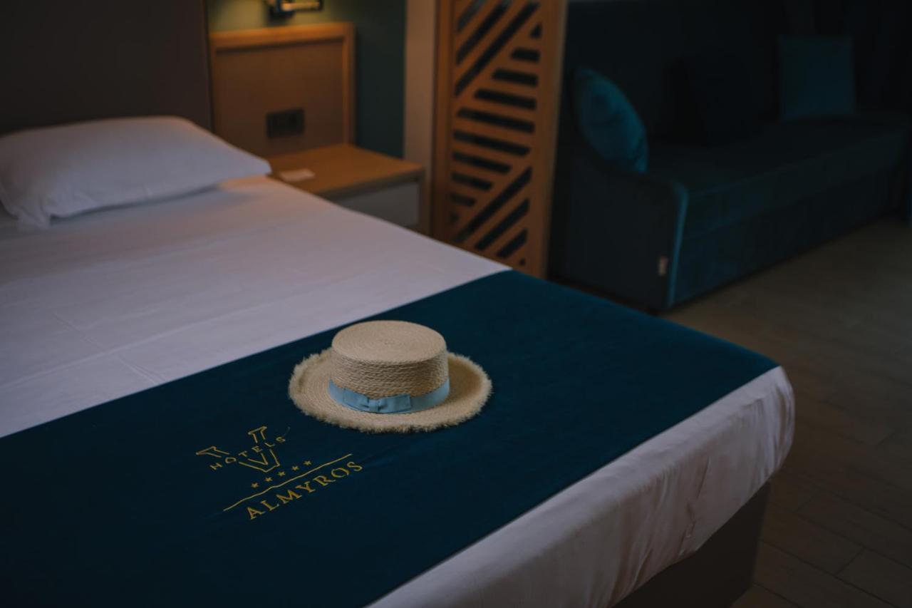 Almyros Beach Almiros Beach Bagian luar foto A bed runner