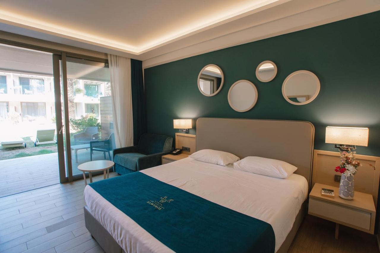Almyros Beach Almiros Beach Bagian luar foto A room at the hotel