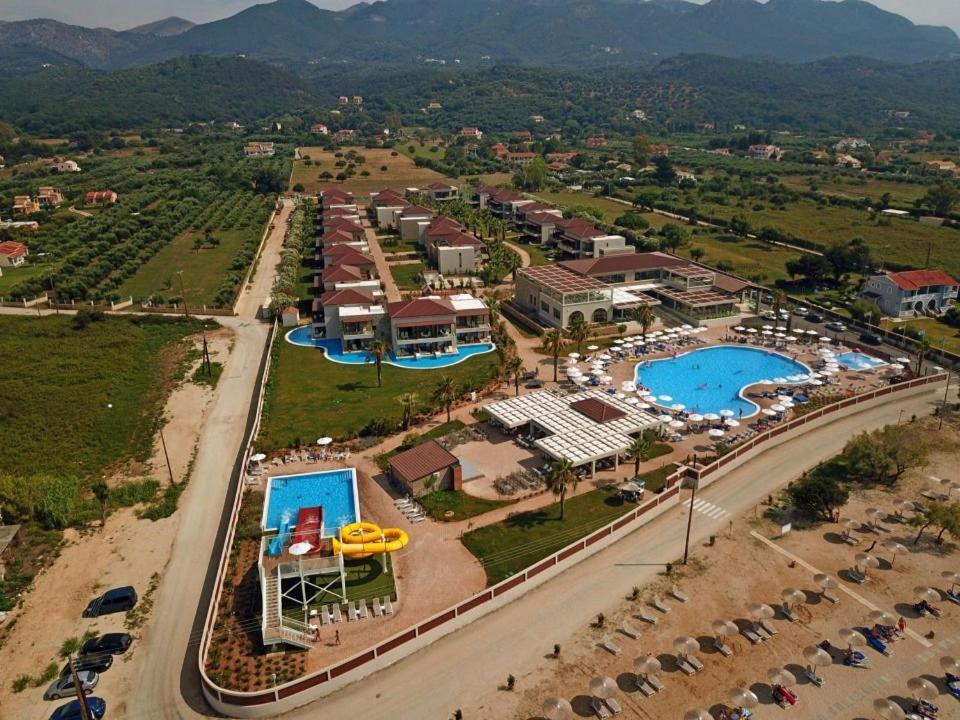 Almyros Beach Almiros Beach Bagian luar foto Aerial view of the complex
